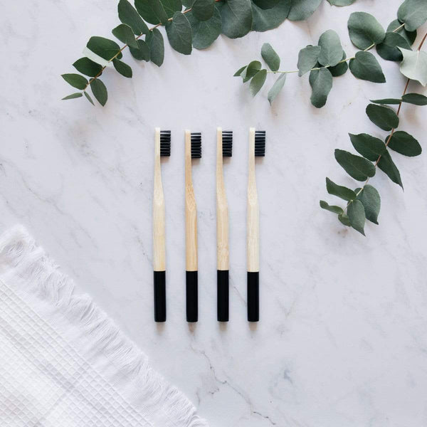la-casa-del-bambu Negro Pack de 4 cepillos de dientes de alta calidad - 11 colores disponibles
